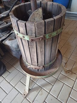 Šroťák na jablka a lis - 2