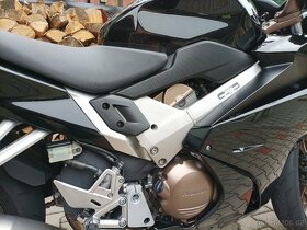 Honda VFR 800 F, 2014, 30 000 km - 2