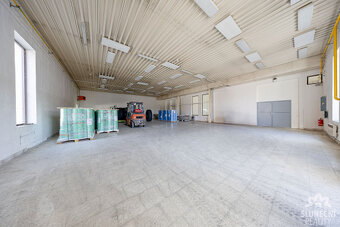 Pronájem skladových prostor 242 m² ve Starém Městě - 2