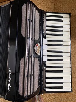 Akordeon (harmonika) Lignatone Melodia, perfektní stav - 2