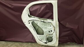 prodam leve zadni dvere toyota yaris - 2