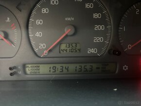 Budíky Volvo V70 - 2