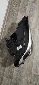 BMW X1 F48 pravy full led světlo - 2