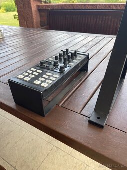 Native instruments traktor x1 MK2 + stojan - 2