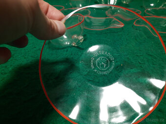 Varné sklo, skleněná sada s červenými okraji - 2