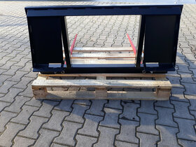 Vidle na balíky (hnůj) na smykový nakladač Bobcat - 2