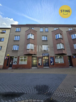 Pronájem kancelářského / obchodního prostoru – Nám. , 133926 - 2