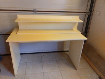 Psací stůl a polička - 2