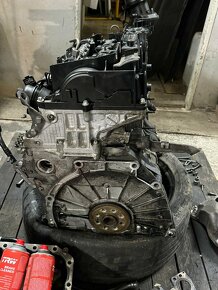 BMW hlava motoru N47N N47S 135kw 160kw f10 f11 f30 f31 - 2