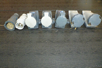 Zásuvky a zástrčky na 230 V - 2