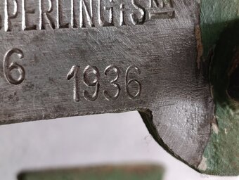 Starožitná figurální litinová váha Draci J.Sperling, r.1936 - 2