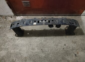 Ford Focus II výstuha - 2