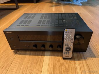 Onkyo TX-8020 stereo receiver - 2
