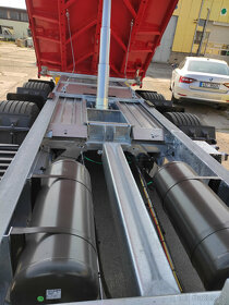 Podvalníkový přívěs HUMBAUR - s nájezdy - 2