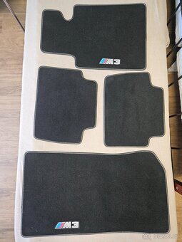 Prodám sadu koberečků do BMW M3 E46 - 2