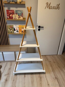 Policovy regal teepee - 2