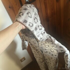 Plysovy overal pyzama F&F vel. 110cm - 2