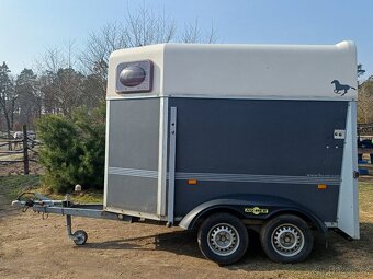 Prodám  přepravník  Humer  na  1,5 koně - 2