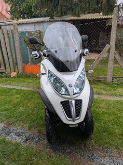 Piaggio MP3 - 2