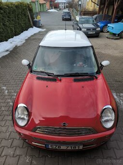 Mini Cooper r50 1.6 85kw, 2005 ,Nové zimní i letní pneu. - 2