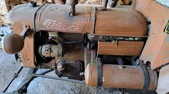 Traktor Zetor A 25 (r.1963) - 2