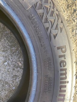 Pneu 215/60 R16 - 2