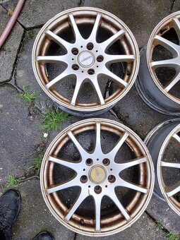 Alu kola Dezent - 5x 114,3 ET40 R16 - bez pneu - Toyota Rav4 - 2