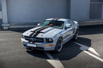 Ford Mustang GT - Manuál - 2