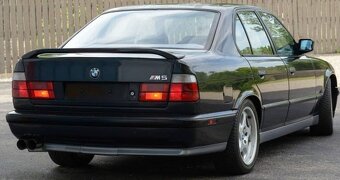 Bmw 5 Series E34 Sedan originální zadní spoiler Hella - 2