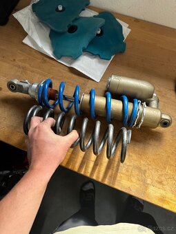 Zadní pružina Yamaha YZF 450 60 N/mm - 2