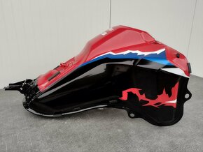 Nádrž Honda Africa Twin 1100 - 2