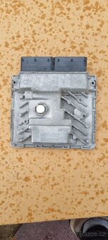 Jednotka Motoru VW 06K907425J - 2