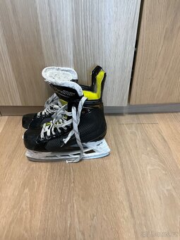 Hokejové brusle Bauer supreme S25 eur35 - 2