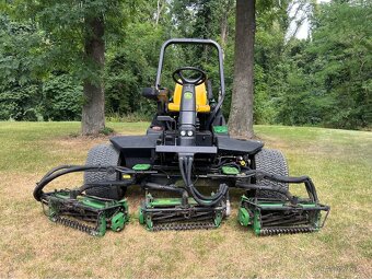 Vřetenový traktor John Deere 3235C - 2