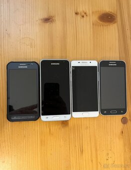 Balíček 4 telefonů Samsung – funkční i na díly - 2