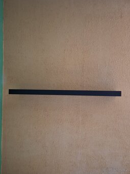 Studentská stěna s osvětlením + police – 2500 Kč - 2