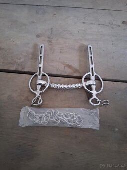 Různé věci pro koně - 2