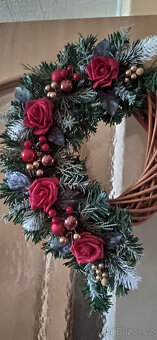 vánoční věnec s růží - 2