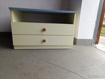 Odkládací stolek - 2