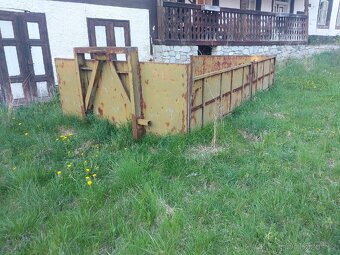 Traktorový nosič kontejnerů - 2