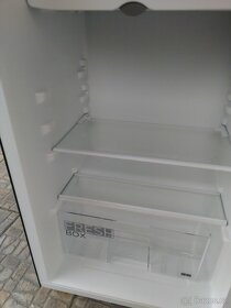 Malá retro lednice midea - 2