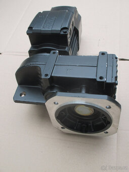 Elektromotor s převodovkou 120W 19 ot./1min - 2