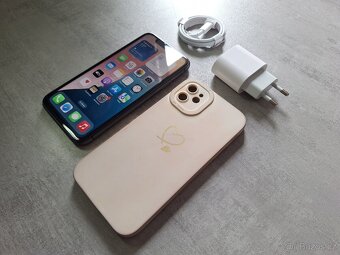 iPhone 11 64GB Black - baterie 83% - 2