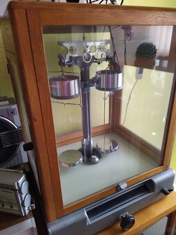 Laboratorní váhy - 2