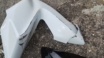 3xLeva kapota honda pcx 125 model 2018-20 na opravu - 2