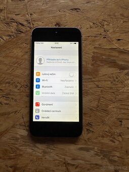 Apple iPhone 5s 16GB Černý iOS10 - 2