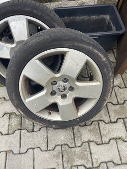 Škoda Superb 1 kola letní 17 - 2