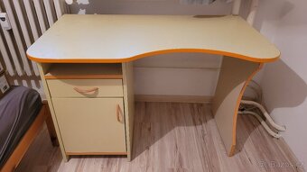DĚTSKÝ PSACÍ STŮL - 2