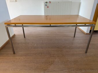 Jídelní stůl masiv - 2