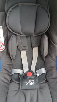 Britax Römer Dětská autosedačka BABY-SAFE 2 i-SIZE, Cosmos B - 2